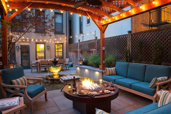 What are some of the best ways to decorate a room?